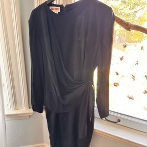 Super flattering vintage Maggie Rose dress